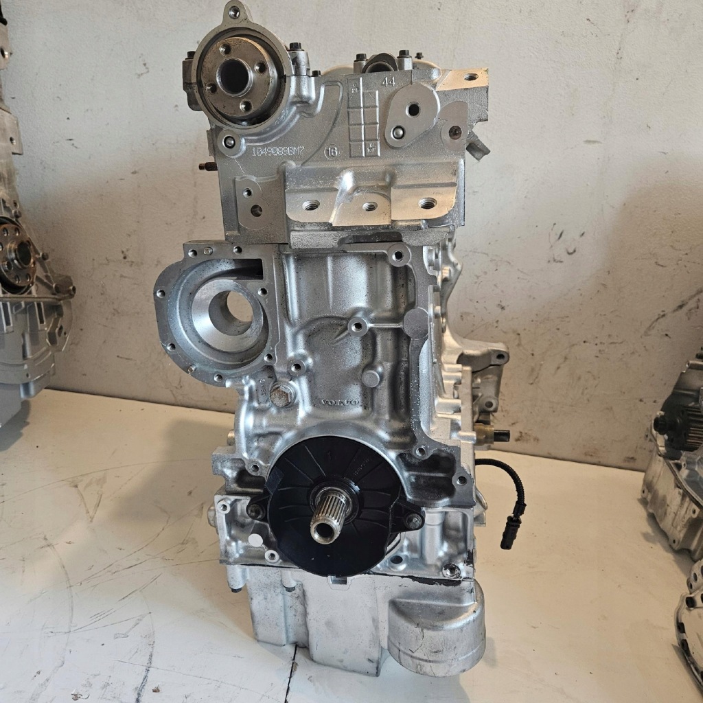 MOTOR COMPLETO VOLVO D4204T23 foto 2